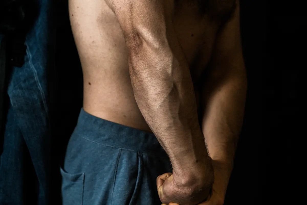 muscler les avant-bras homme exercices à la maison